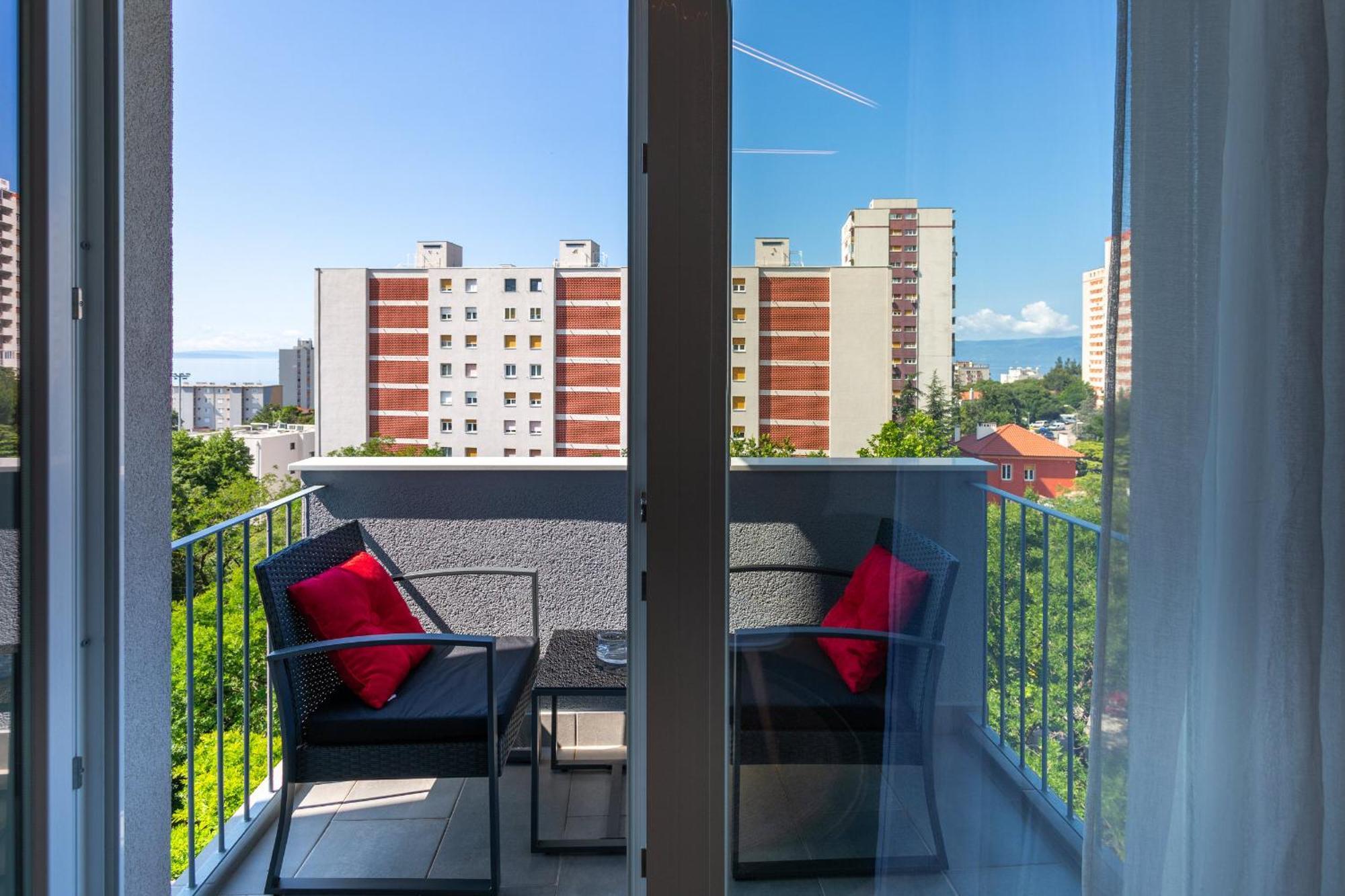 Brand New Apartment Close To The Beach, City Center And University Of Rijeka - Apartment Karlo Exterior photo